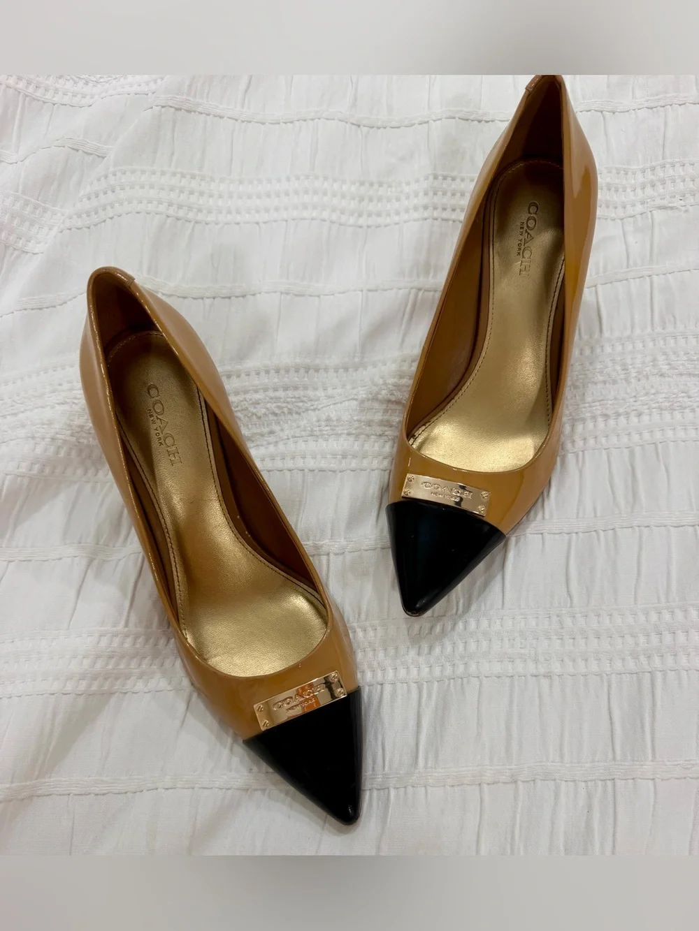 Coach Zan patent leather pumps two toned - black and gold. Size US Women’s 6